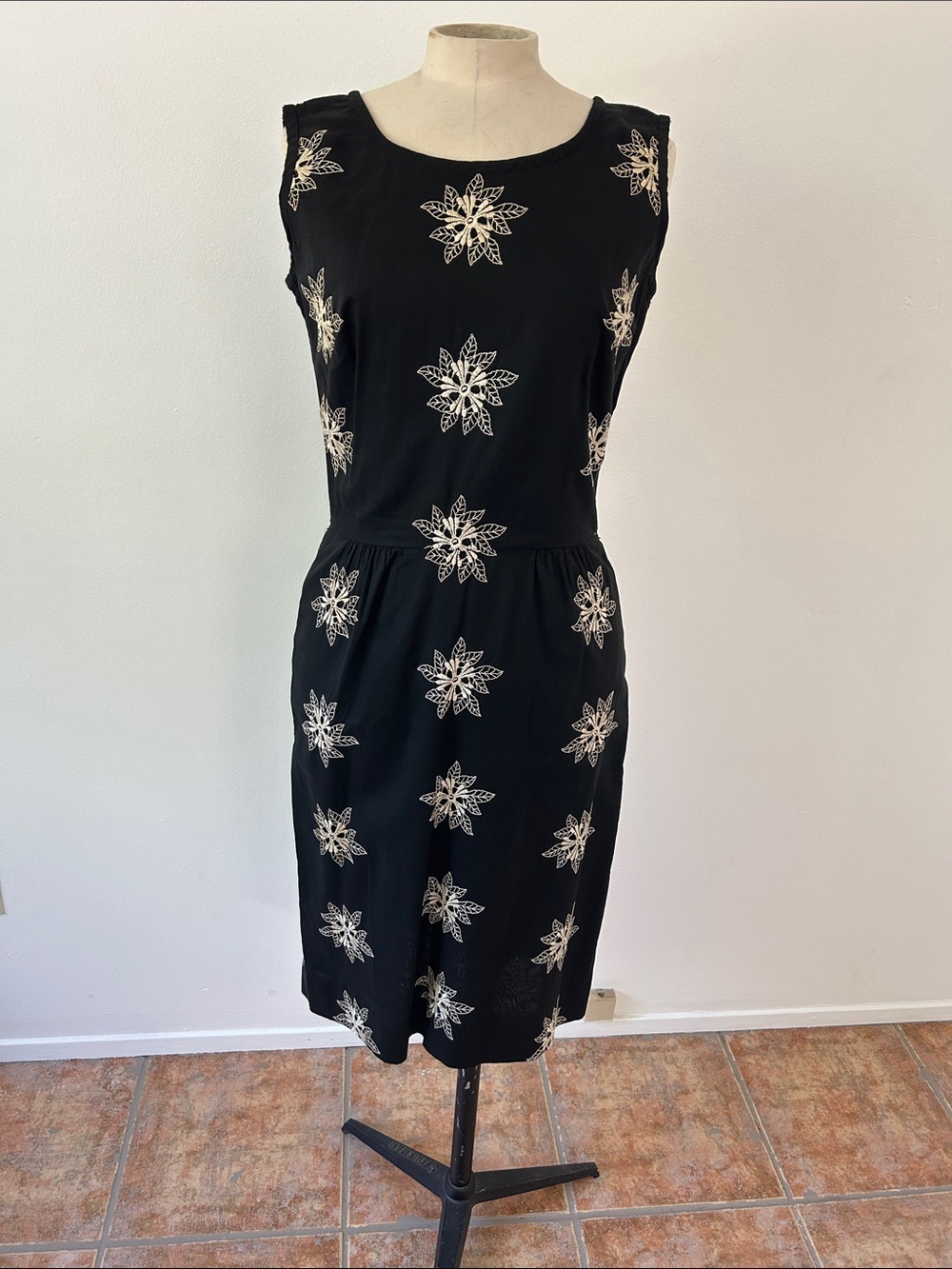 Vintage 1950/60s Jobie New York Day Dress Black w/ White Motif